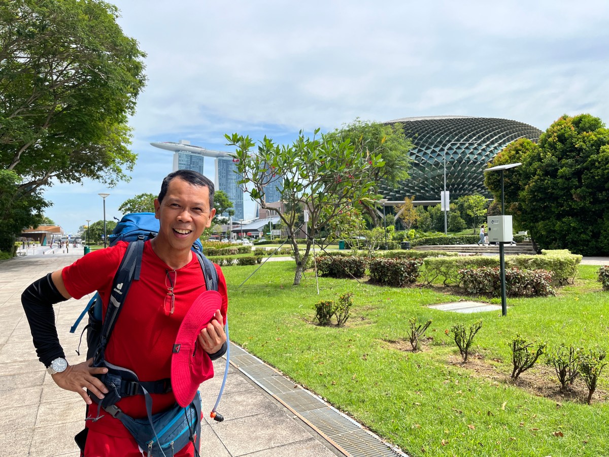 100-km Walk around Singapore – Long-distance walking across the Philippines